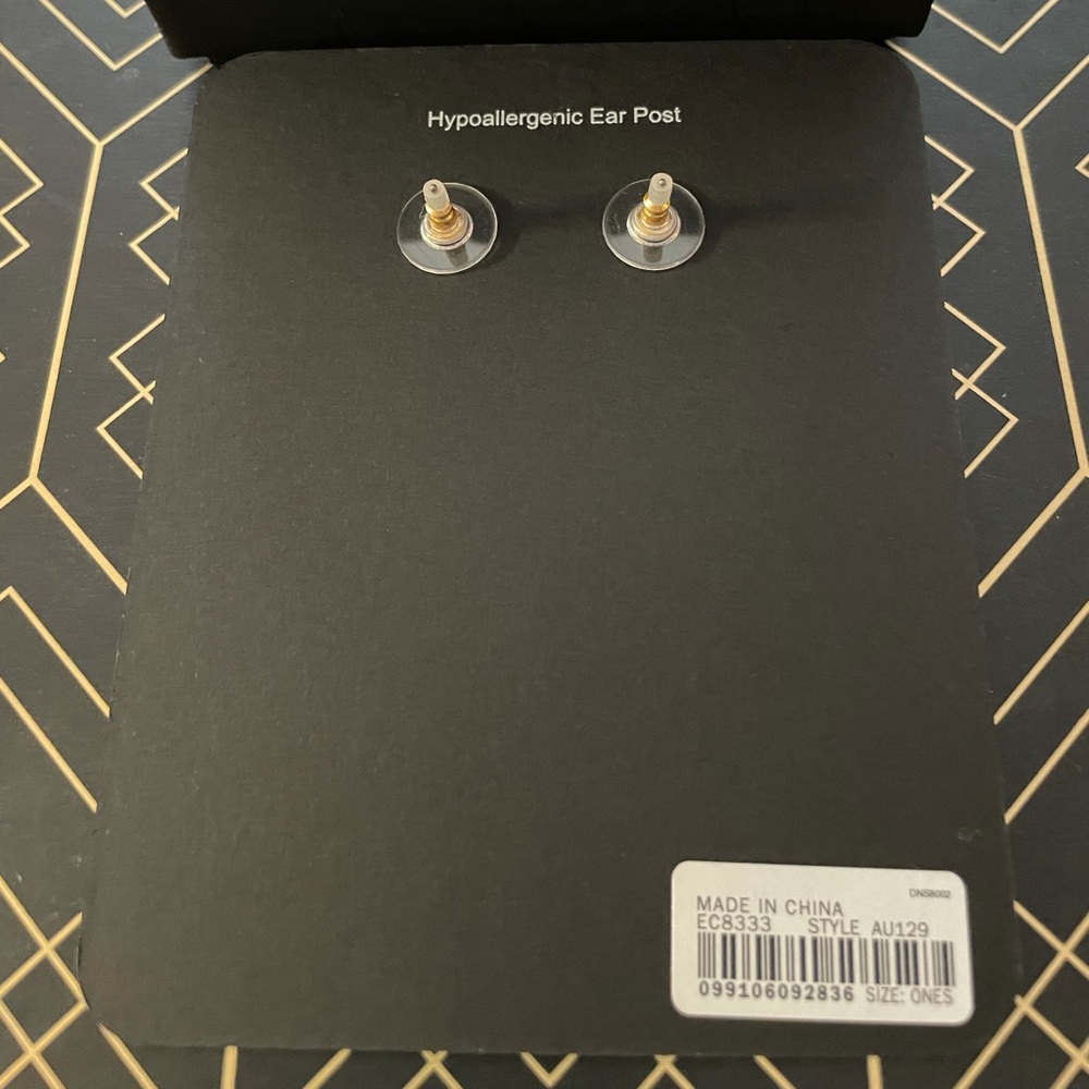 HP⭐️JCREW Crystal Leaf Stud Earrings NWT Crystal - Picture 7 of 9